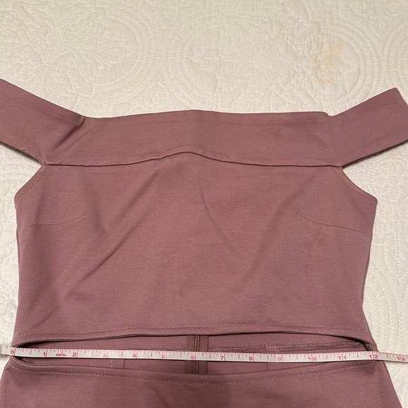 NWT UO Silence + Noise Off-The-Shoulder Slashed Ponte Mini Dress in Mauve Size S - Picture 11 of 16